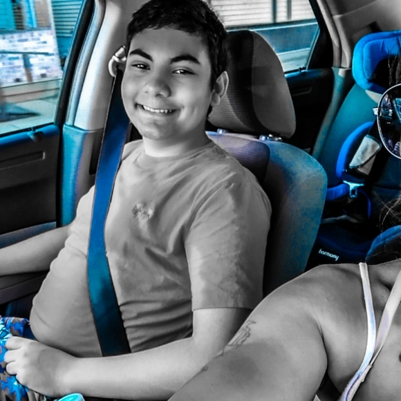 Hey WHUTTT UP I'm  Ati ♥️🧡💛💚💜💙 - Picture 4 of 8